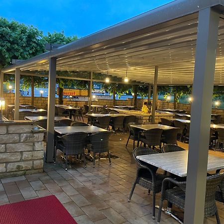 Lightplace • Groessere Gruppen • 4 Einzelzimmer • Boxspring • Smart Tv • Biergarten • Restaurant 布伦瑞克 外观 照片